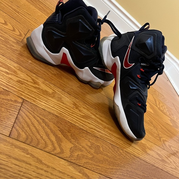 Nike Lebron 13 - Midnight Navy / University Red - White size US 8.5 - Picture 2 of 9